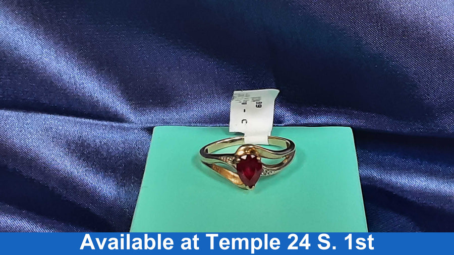 Women's Ring - Yellow Gold 10k (.417) 2.1 grams Size 6.5