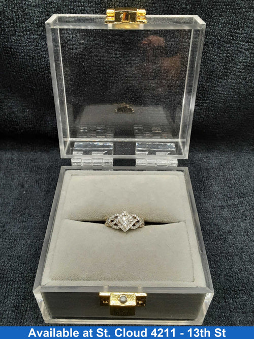 Woman's Wedding Ring