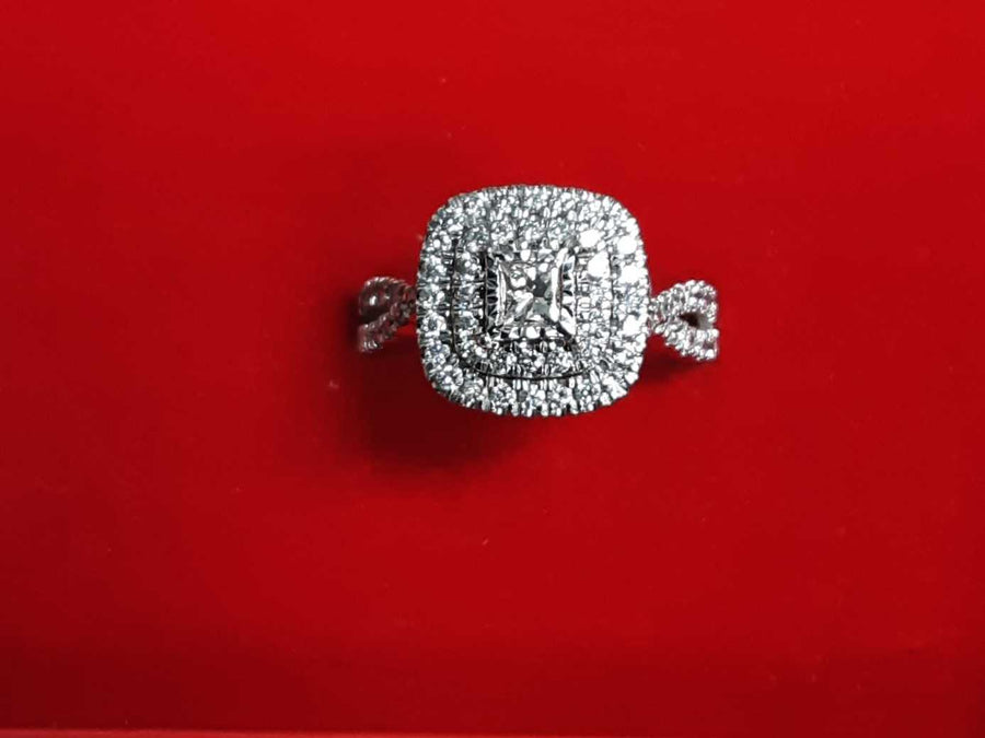 Women's Ring - White Gold 10k (.417) 3 grams Size 7