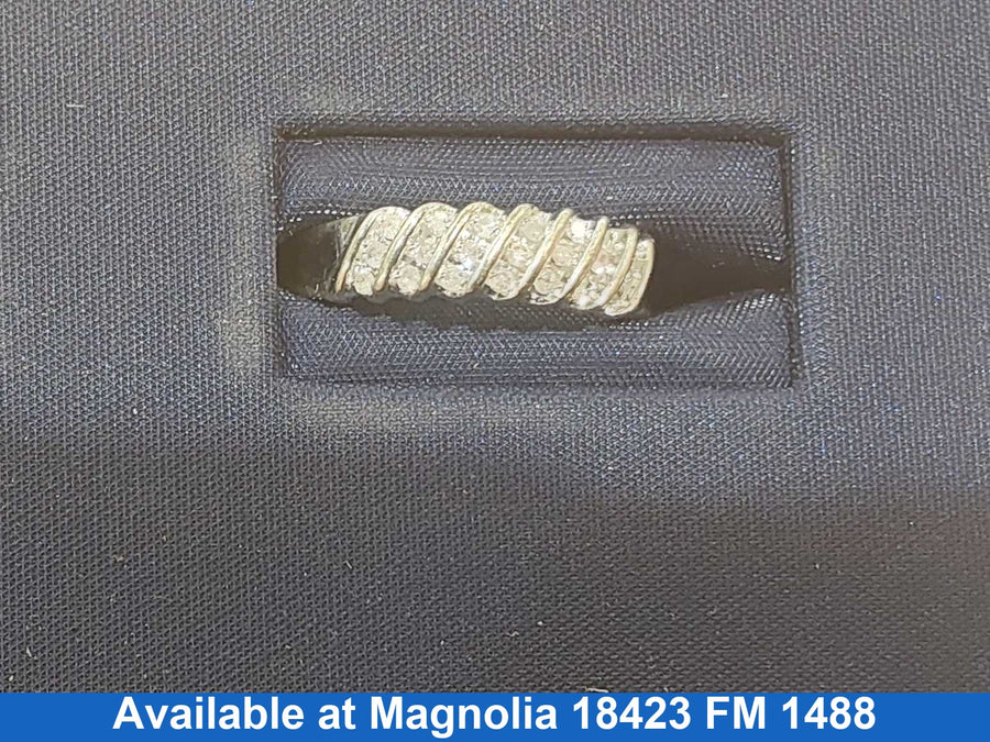 Women's Ring - White Gold 10k (.417) 1.8 grams Size 7