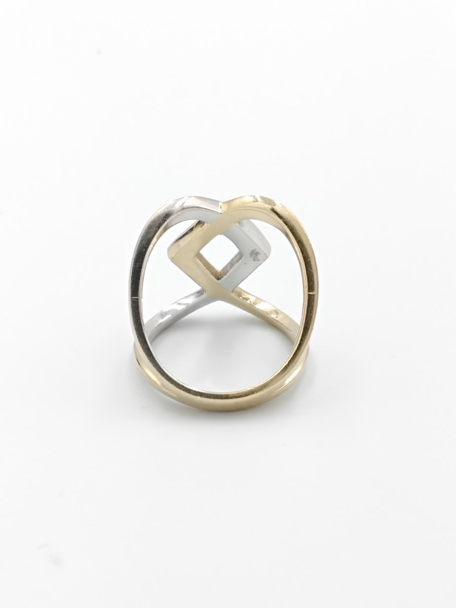 Women's Ring - Yellow Gold 14k (.585) 7.4 grams Size 7.5