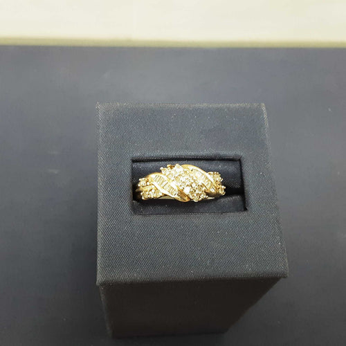Women's Ring - Yellow Gold 10k (.417) 3.3 grams Size 7.5