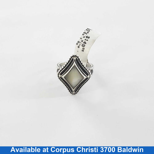 Women's Ring - Silver 7.8 grams Size 7
