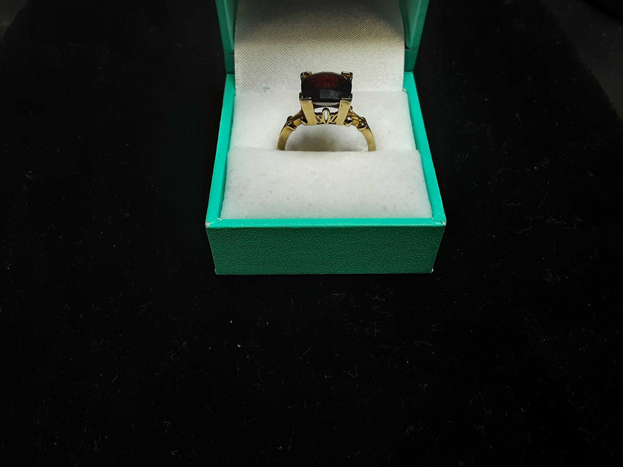 Women's Ring - Solitaire - Yellow Gold 14k (.585) 4.3 grams Size 8.5