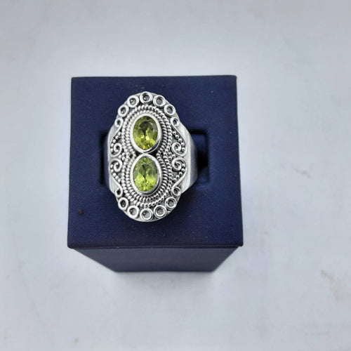 Women's Ring - Silver 8.2 grams Size 10