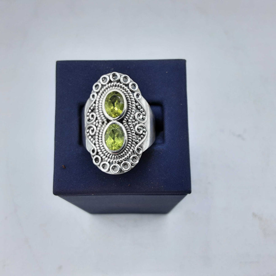 Women's Ring - Silver 8.2 grams Size 10