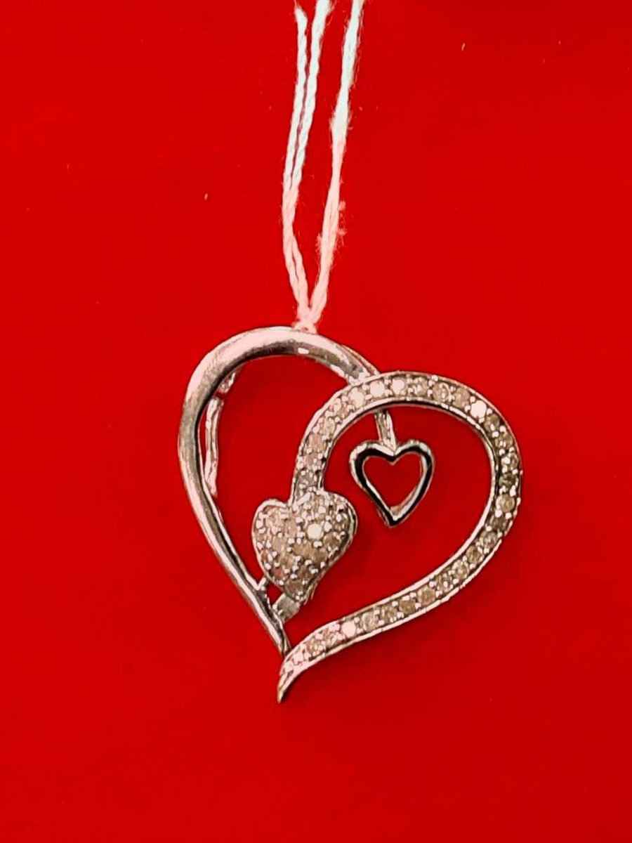 Symbol Pendant - White Gold 10k (.417) 2.1 grams