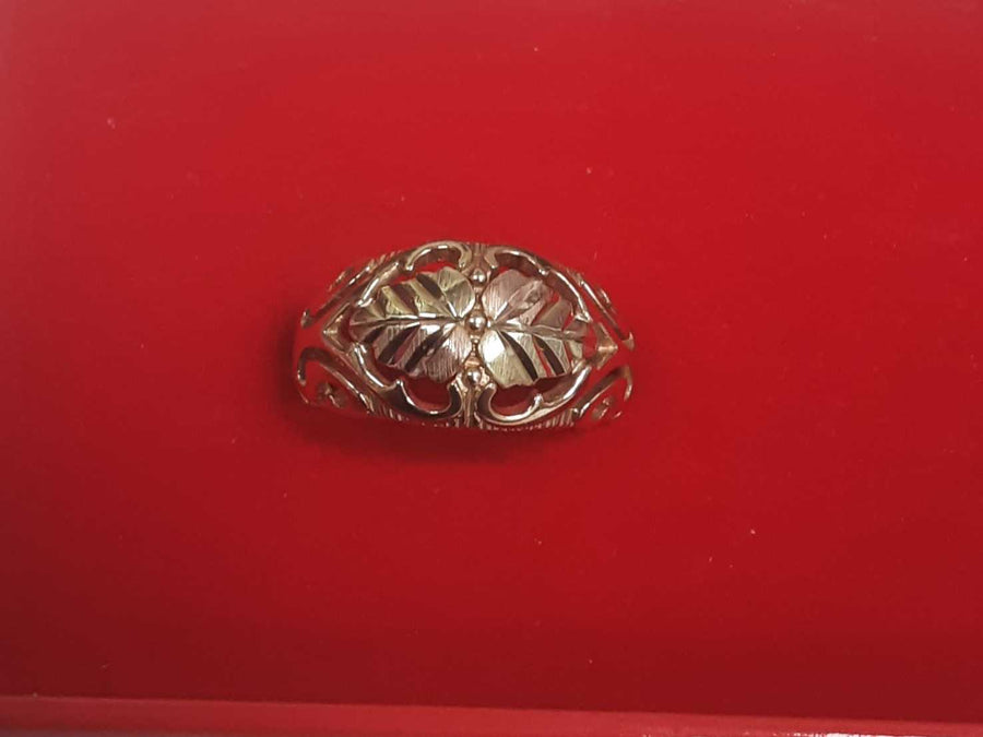 Women's Ring - Black Hills Gold 10k (.417) 3.8 grams Size 6