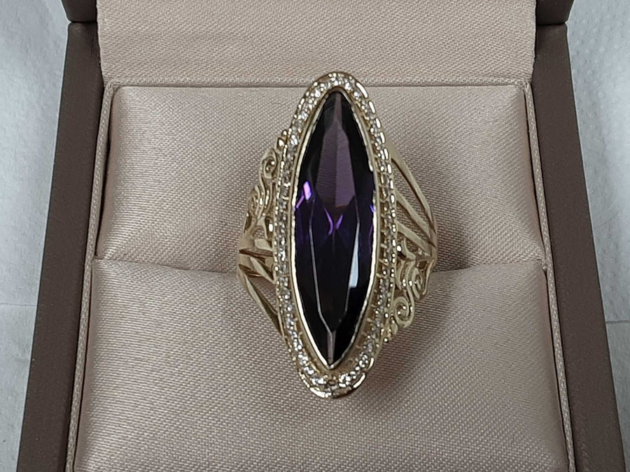 Women's Ring - Yellow Gold 14k (.585) 5.9 grams Size 10