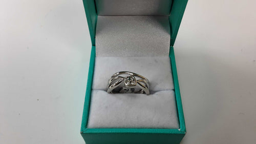 Women's Ring - White Gold 10k (.417) 3.3 grams Size 7