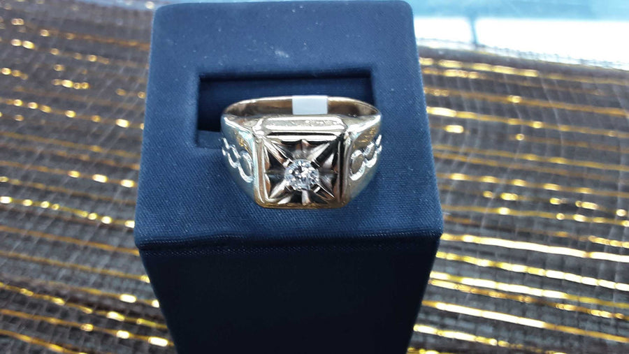 Men's Ring - Yellow Gold 10k (.417) 5.4 grams Size 9.5