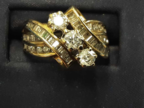 Women's Ring - Yellow Gold 10k (.417) 4.5 grams Size 6.5
