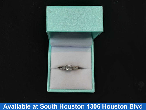 Women's Ring - Solitaire - White Gold 10k (.417) 2.5 grams Size 5