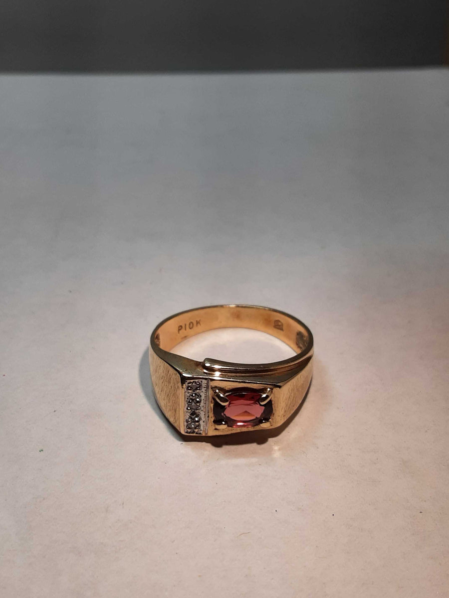Men's Ring - Yellow Gold 10k (.417) 4.7 grams Size 10.5