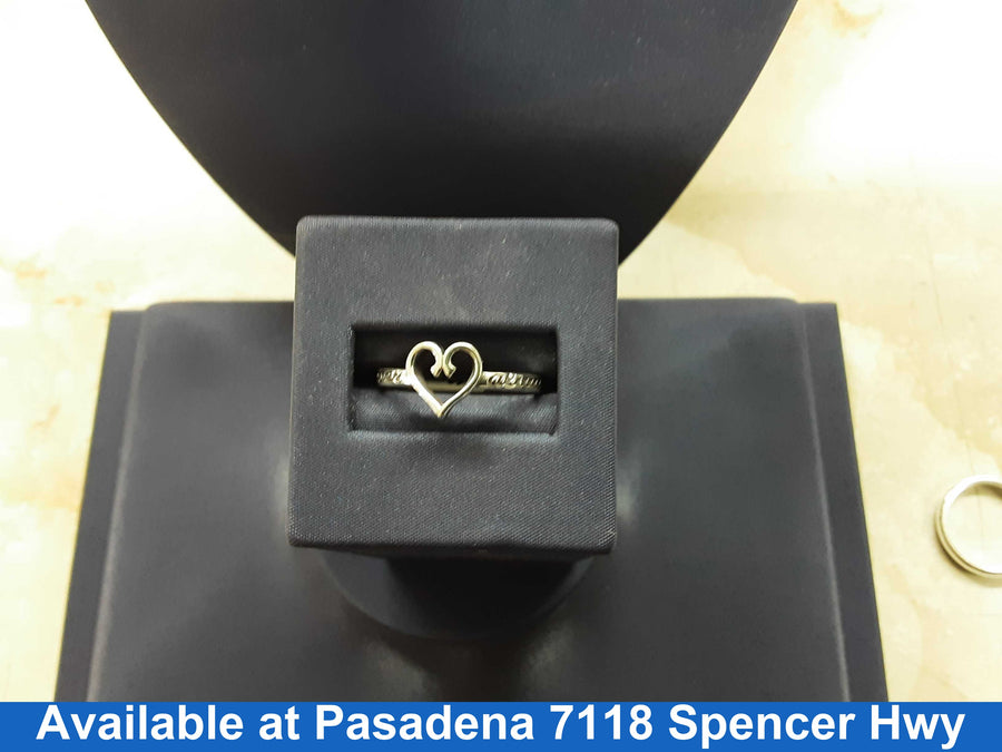 Women's Ring - Silver 2.8 grams Size 20