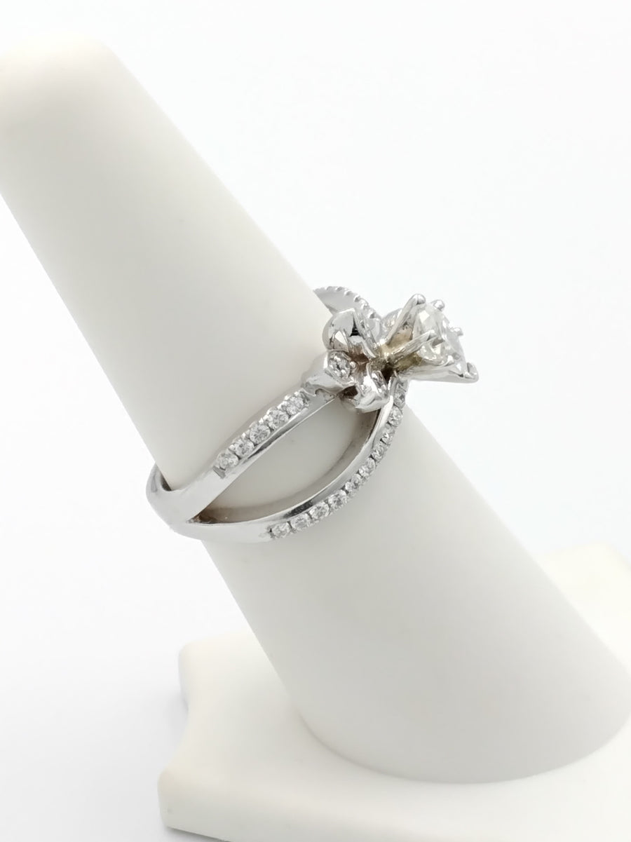 Women's Ring - White Gold 14k (.585) 6.3 grams Size 7