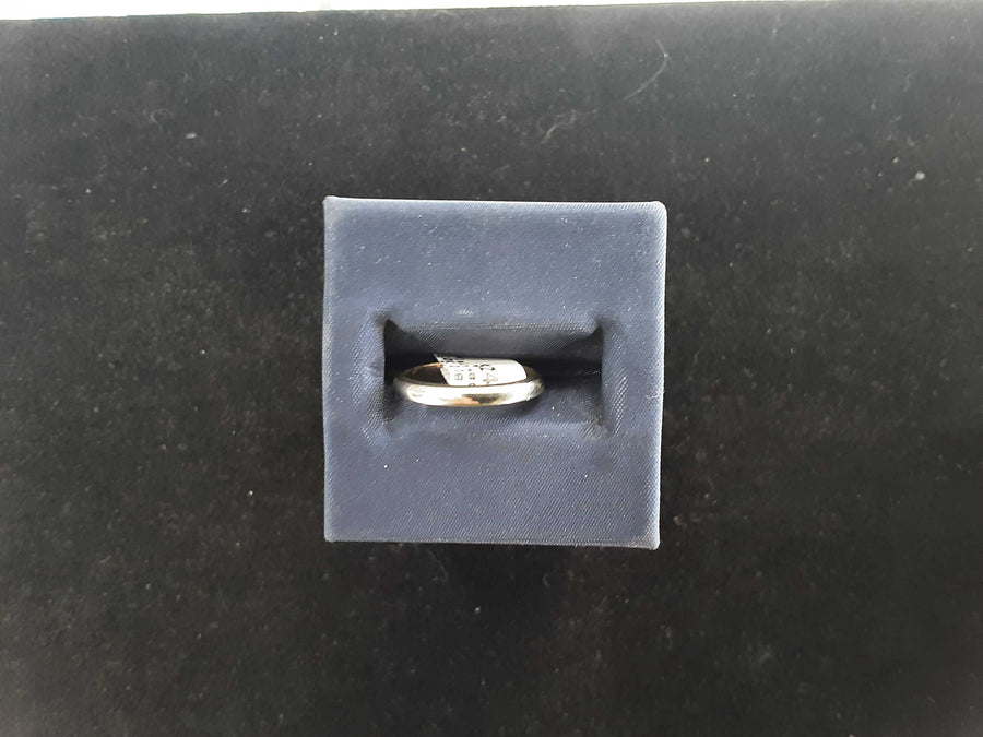 Ring - Wedding Band - White Gold 10k (.417) 2.3 grams Size 6.5
