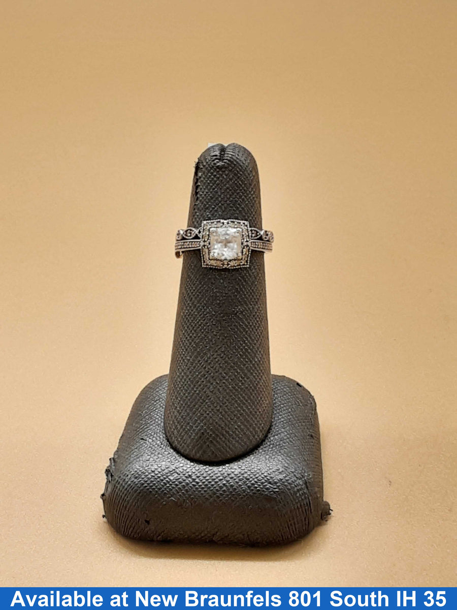 Women's Ring - Silver 3.4 grams Size 6