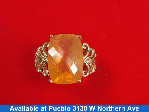Women's Ring - Yellow Gold 18k (.750) 3.7 grams Size 7