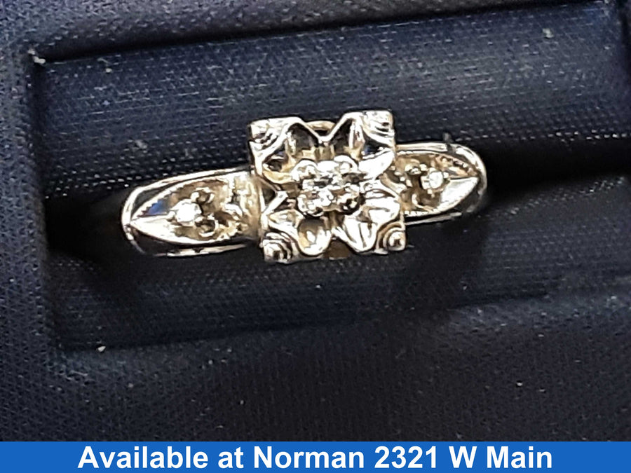 Women's Ring - White Gold 14k (.585) 1.9 grams Size 7