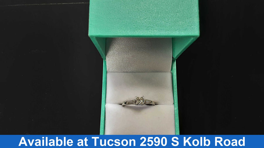 Women's Ring - Solitaire - White Gold 14k (.585) 3 grams Size 6.5