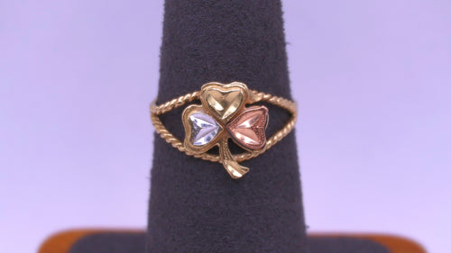 Clover Ring - Tricolor Gold 14k (.585) 1.8 Grams Size 7.5