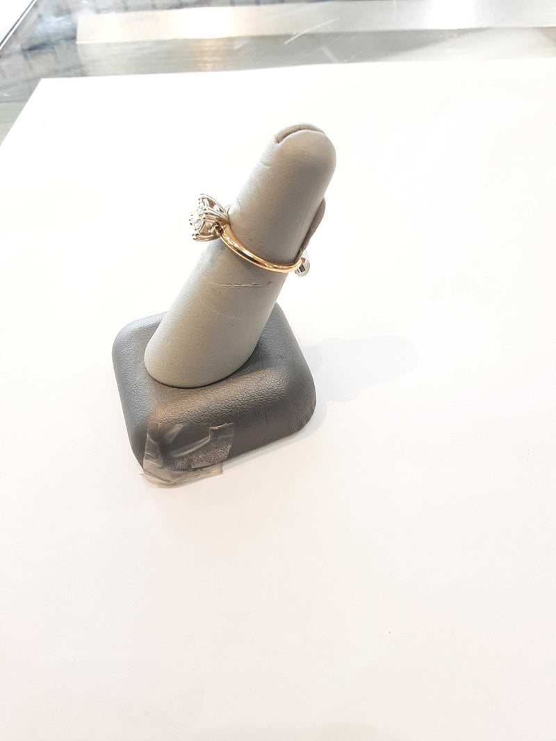 Lady's Ring - Solitaire Yellow Gold 14k (.585) 2.6 grams Size 6