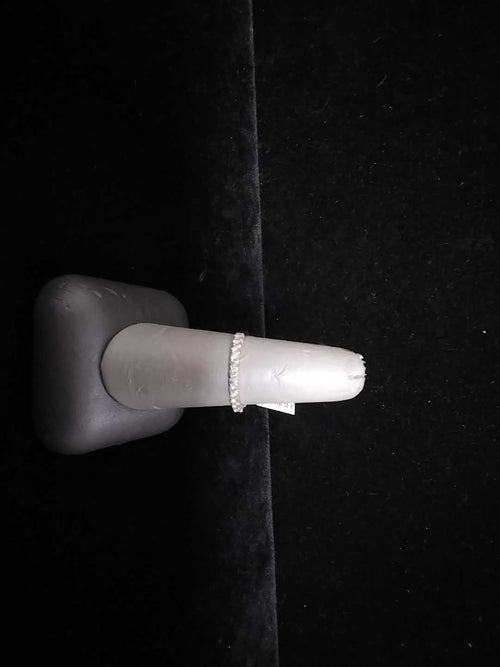 Ring - Wedding Band - White Gold 18k (.750) 2.1 grams Size 7
