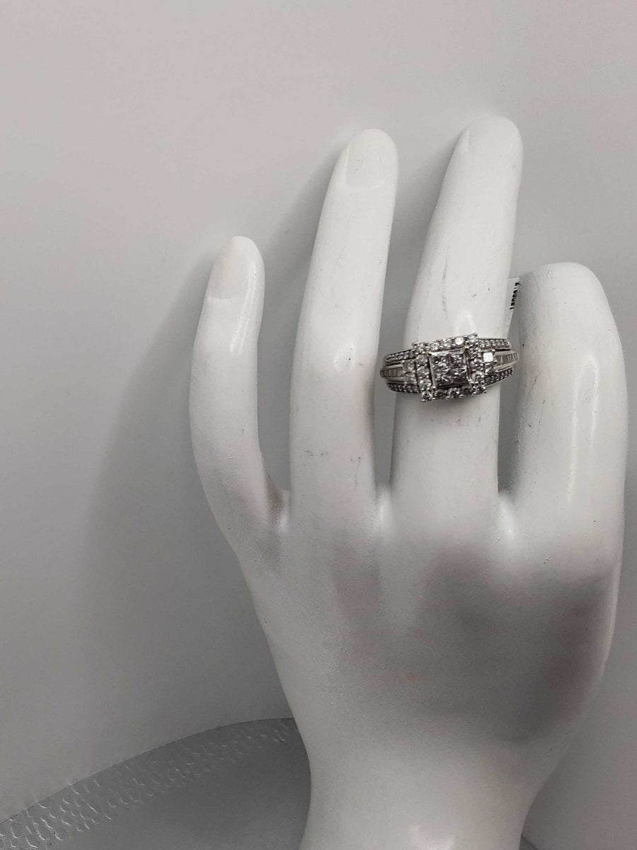 Women's Ring - White Gold 10k (.417) 4.6 grams Size 6