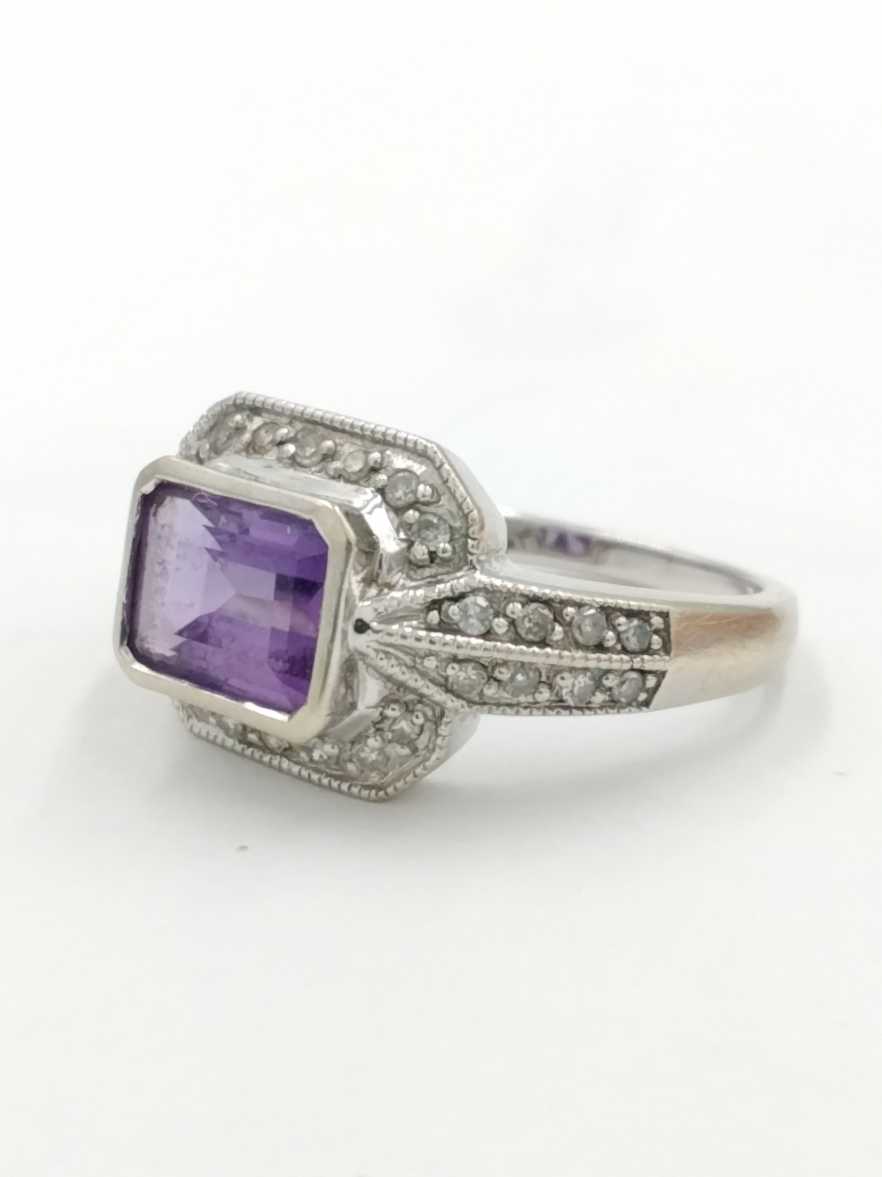 Women's Ring - White Gold 14k (.585) 4.5 grams Size 7