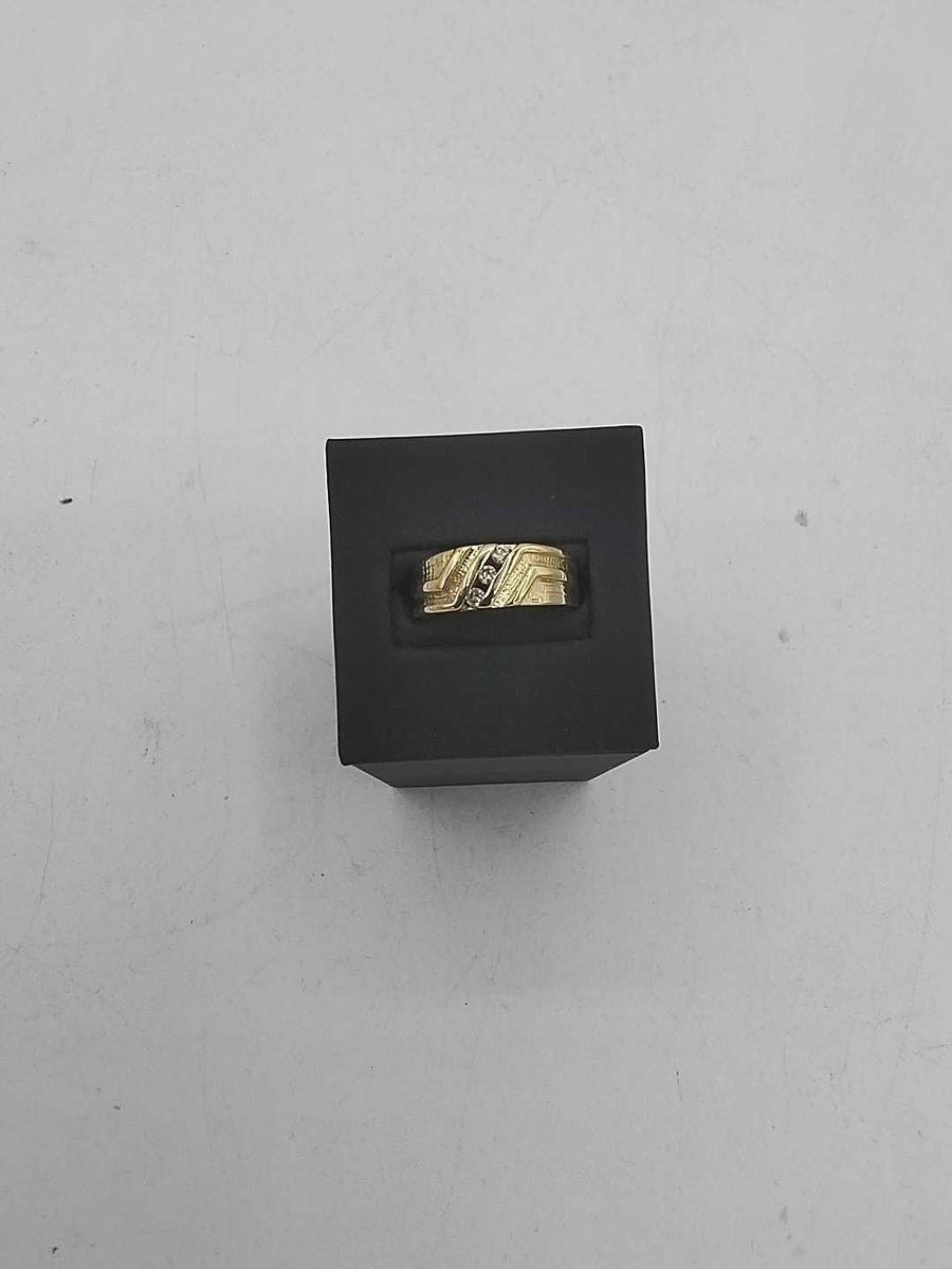 Women's Ring - Yellow Gold 14k (.585) 7.3 grams Size 7.5
