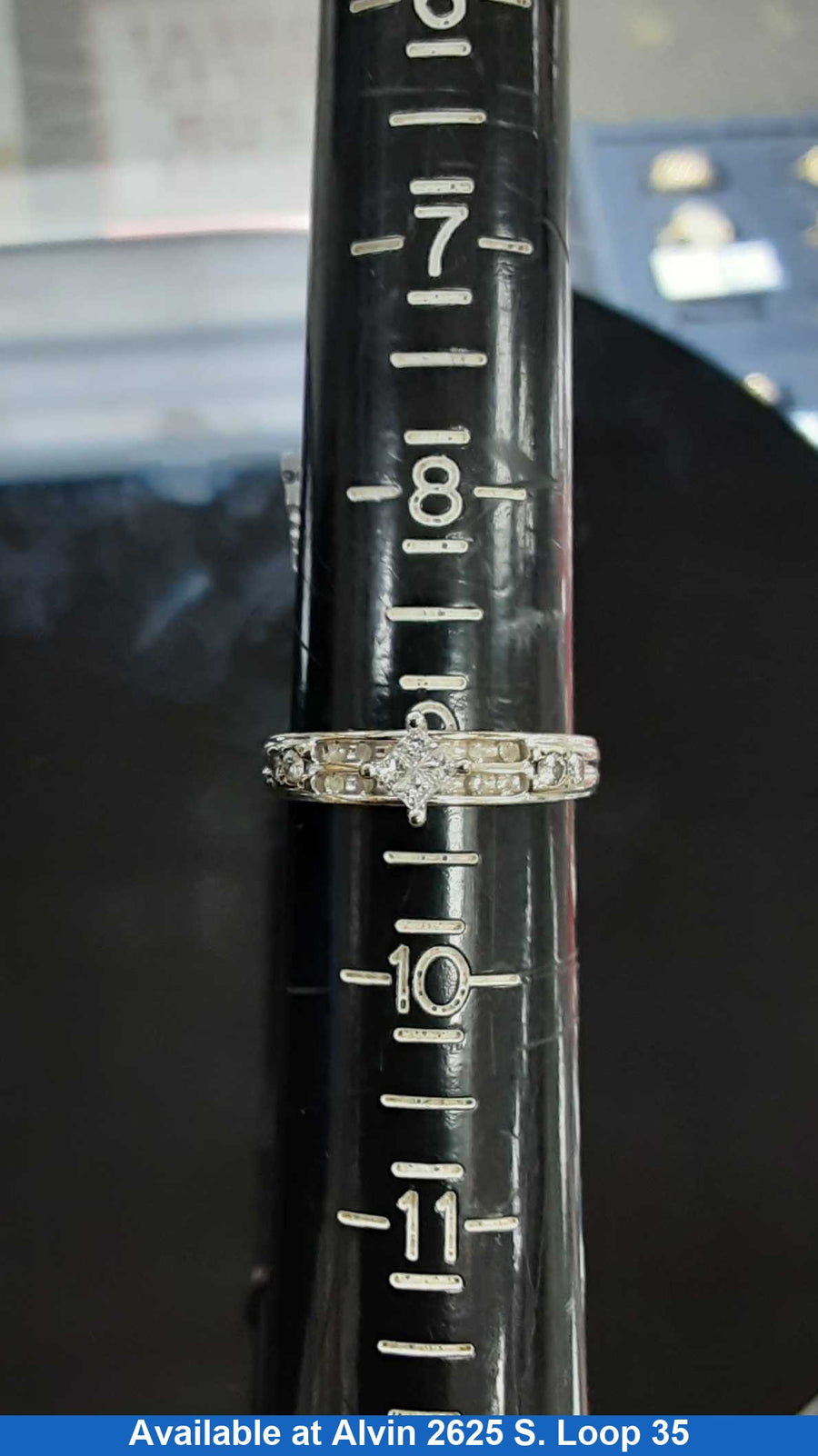 Women's Ring - White Gold 10k (.417) 3.4 grams Size 9