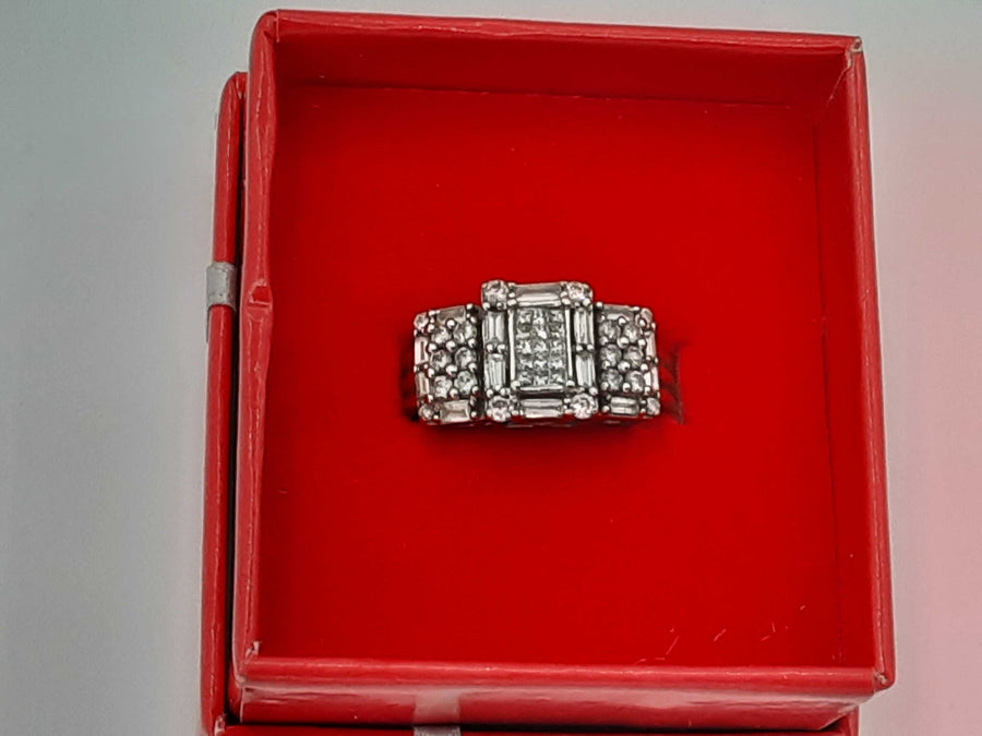Women's Ring - Yellow Gold 14k (.585) 6.4 grams Size 7