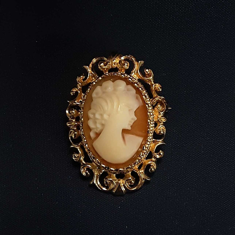 Pin / Broach Yellow Gold 14k (.585) 5.7 grams