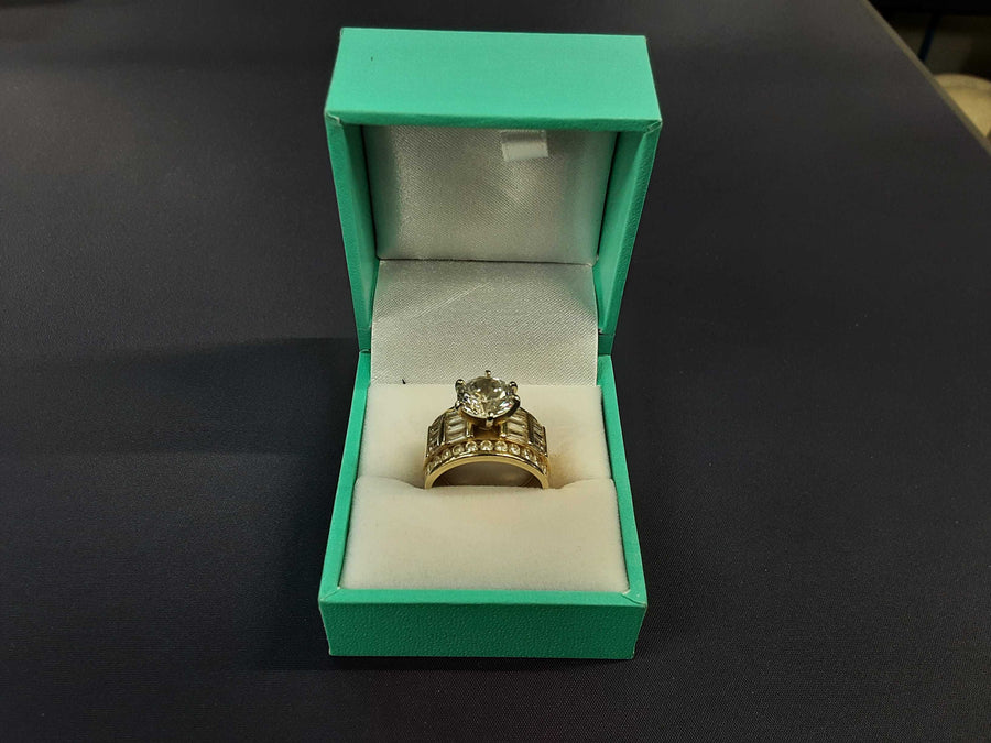Women's Ring - Solitaire - Yellow Gold 14k (.585) 7.12 grams Size 7
