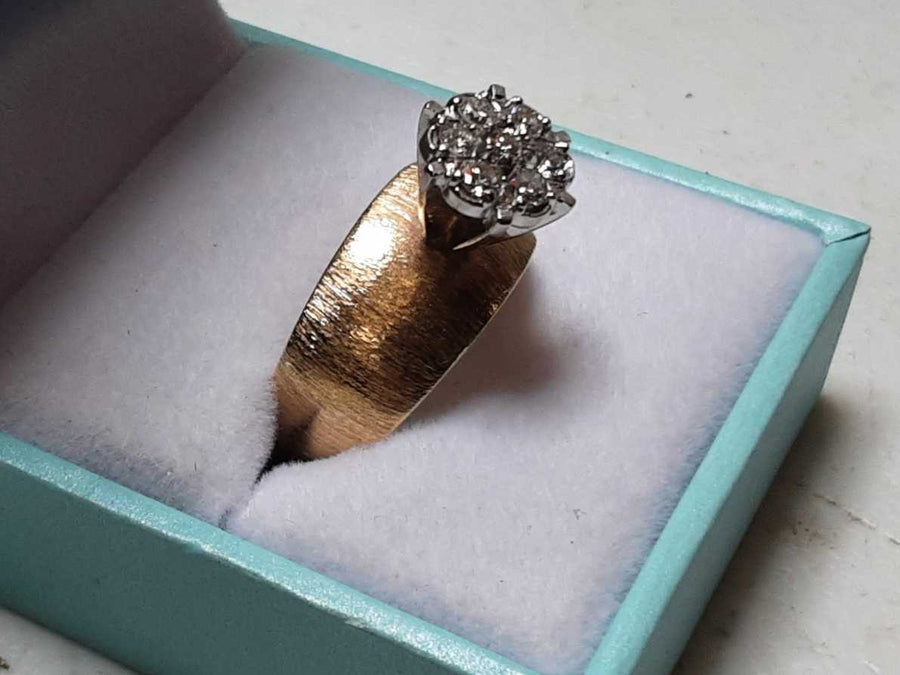 Women's Ring - Yellow Gold 14k (.585) 6.2 grams Size 9.5