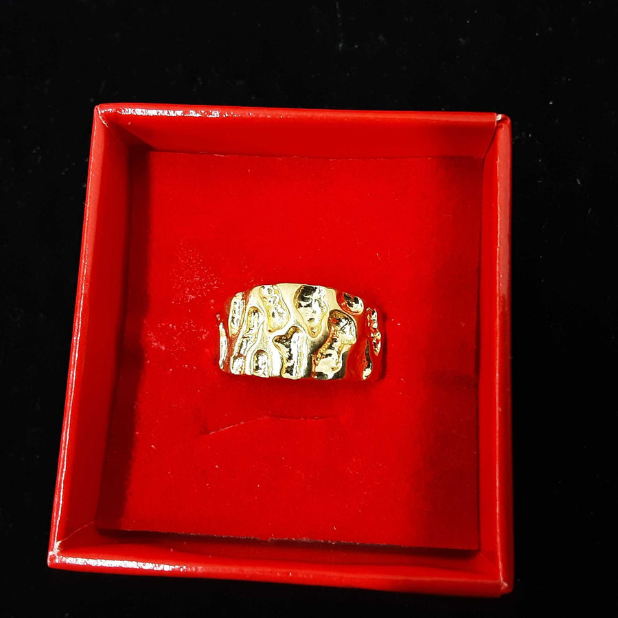 Women's Ring - Yellow Gold 18k (.750) 8.5 grams Size 8