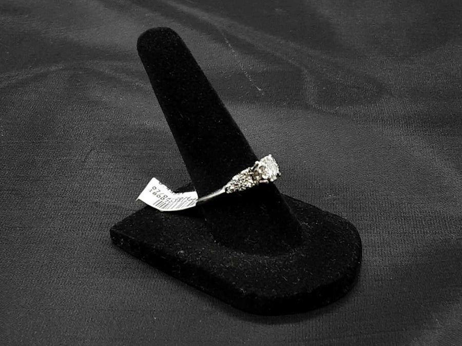 Women's Ring - White Gold 14k (.585) 5 grams Size 7