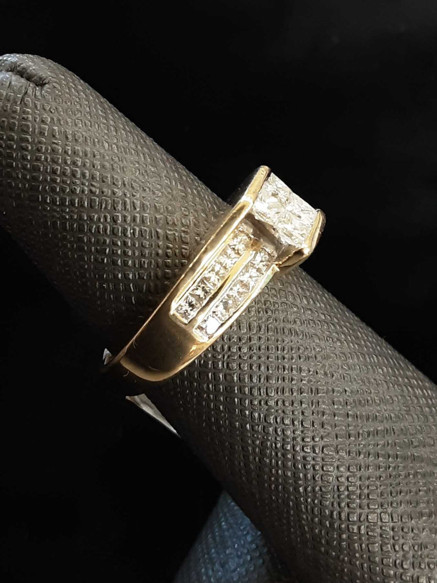 Women's Ring - Yellow Gold 14k (.585) 5.7 grams Size 7