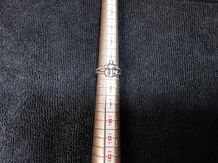 Women's Ring - Silver 4.7 grams Size 7