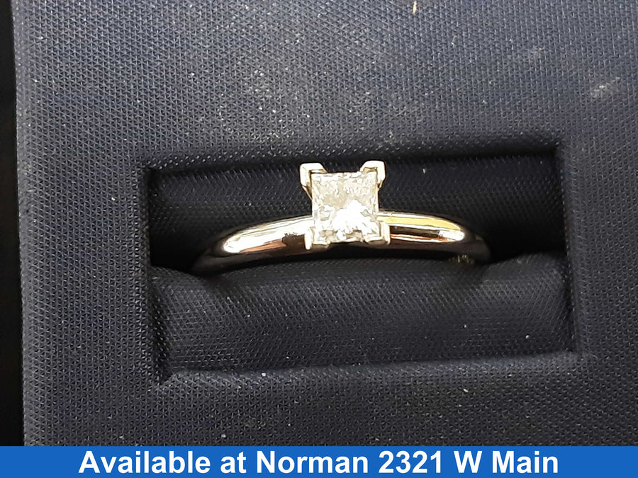 Women's Ring - Solitaire - White Gold 14k (.585) 2.1 grams Size 7.5