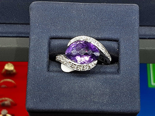 Women's Ring - White Gold 14k (.585) 4.4 grams Size 7