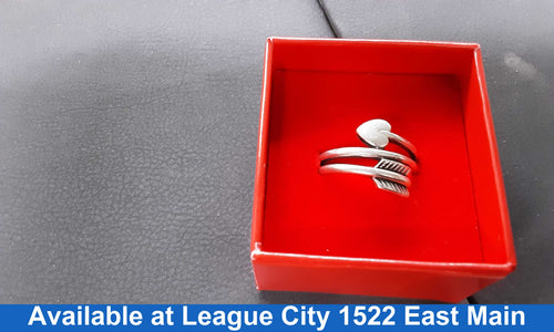Women's Ring - Silver 4.7 grams Size 8