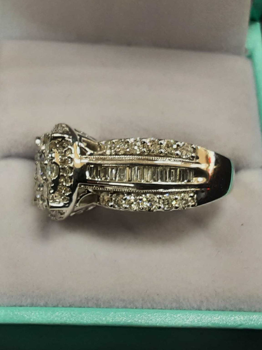 Women's Ring - White Gold 10k (.417) 7.8 grams Size 8