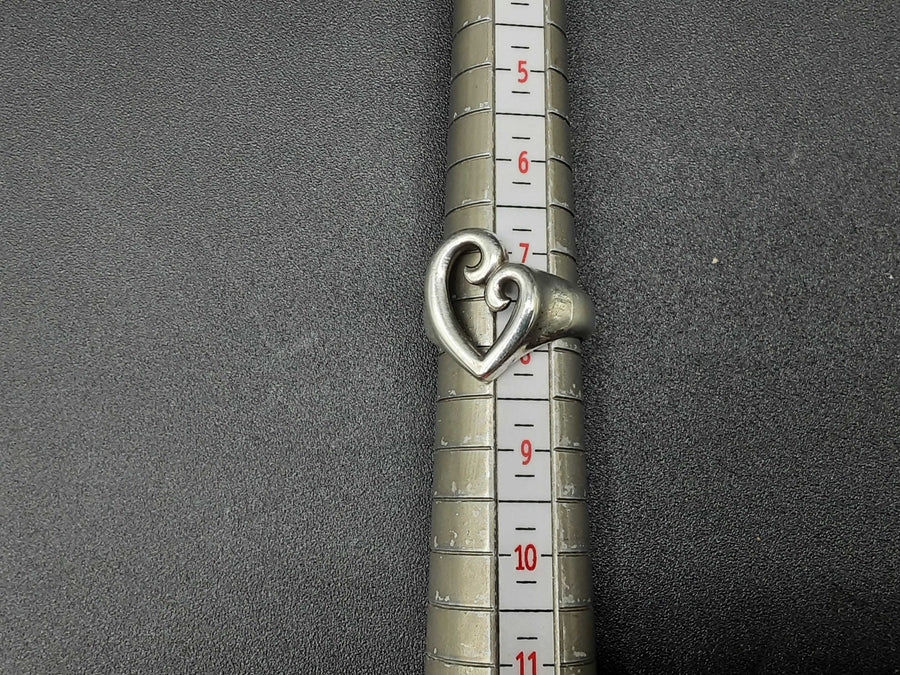 Women's Ring - Silver 7.4 grams Size 8