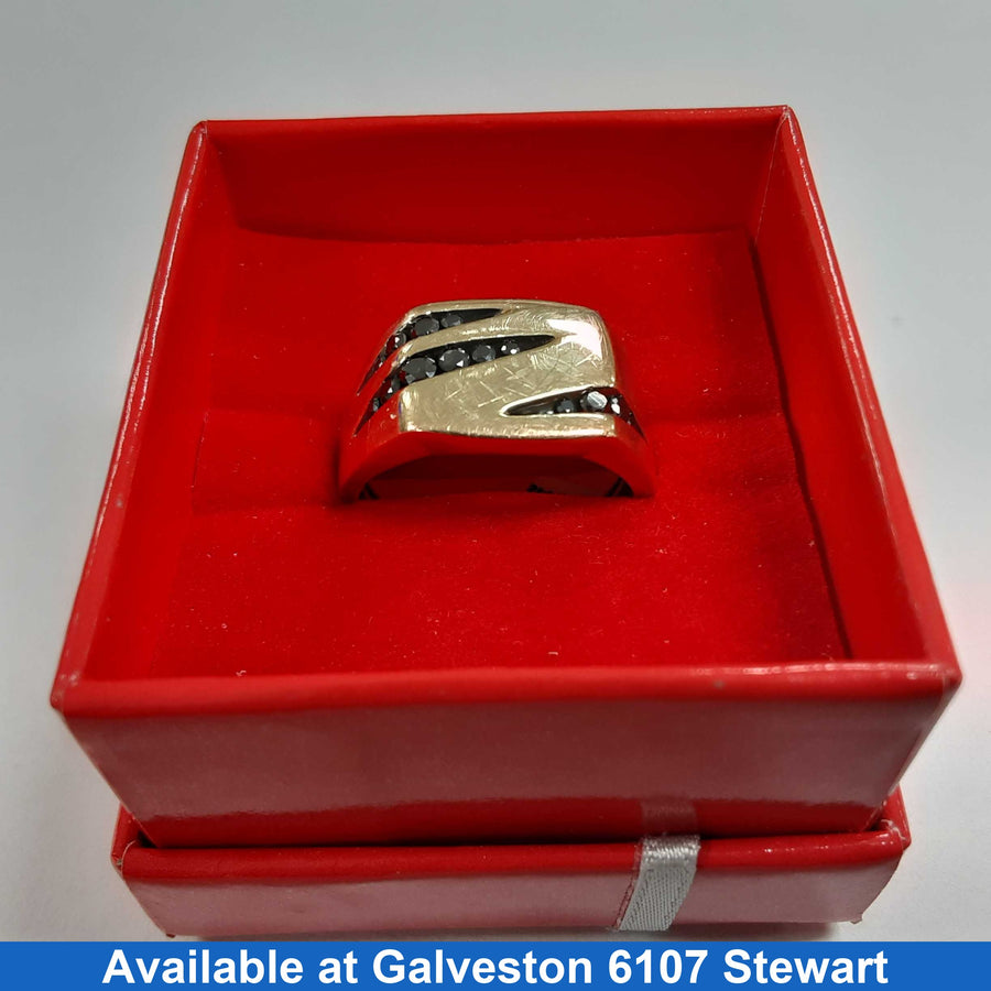 Men's Ring - Yellow Gold 10k (.417) 5.7 grams Size 10