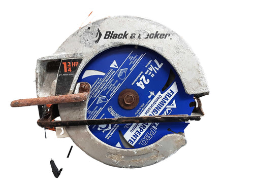 Black & Decker 7390 Orange Corded Circular Saw
