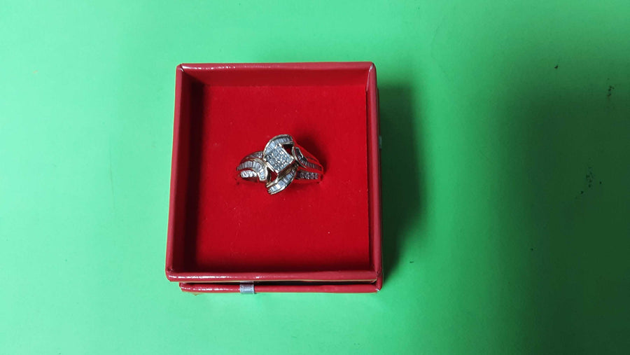 Women's Ring - Yellow Gold 14k (.585) 7.1 grams Size 9.5