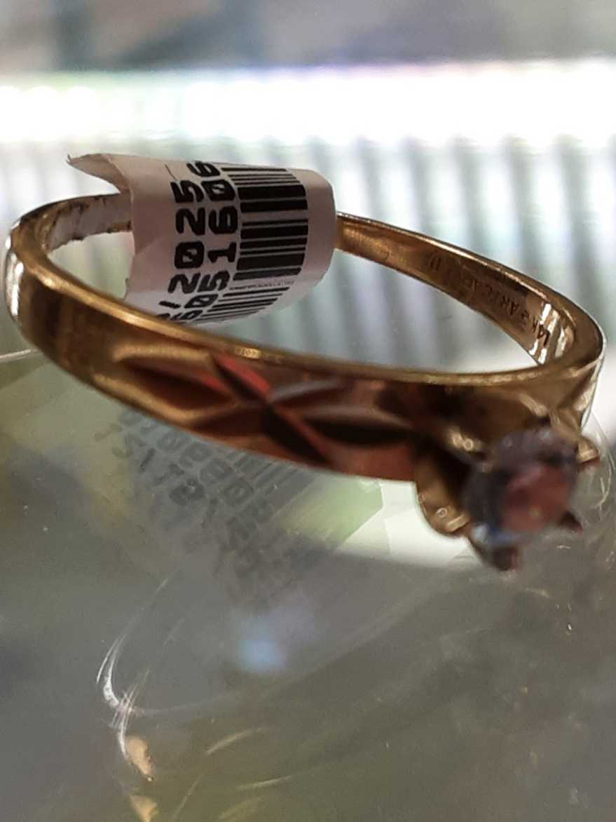 Women's Ring - Solitaire - Yellow Gold 10k (.417) 2.5 grams Size 9