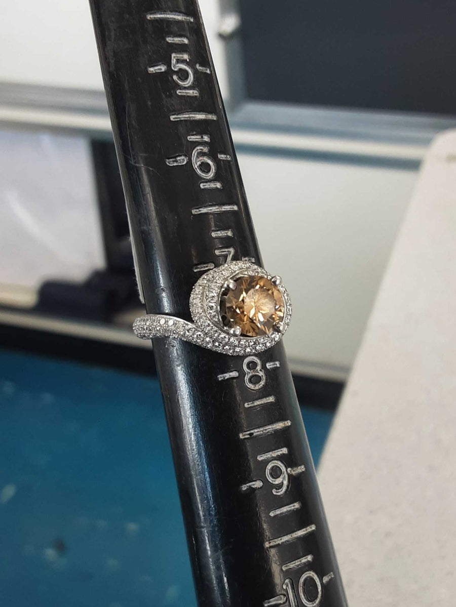 Women's Ring - Platinum 7.8 grams Size 7